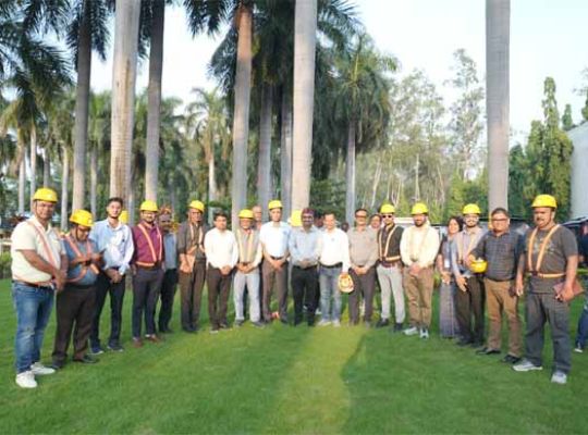 Uttarakhand media delegation witnesses the face of development in Chhattisgarh! They assessed modern technology, safety measures, and environmental management, with the Miyawaki model drawing particular attention.