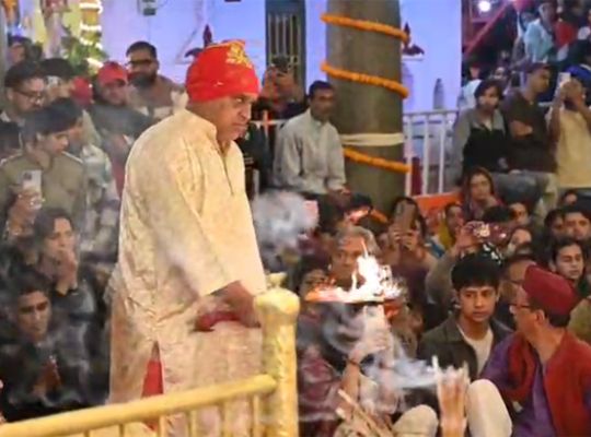 Nainital: Maa Naina Devi Temple echoes with chants! Devotees throng the 'Panch Aarti'; farewell ceremony to take place on September 23.