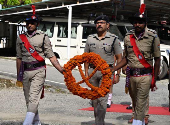 Nainital: Untimely demise of Constable Prakash Nainwal! A tearful and heartfelt farewell was bid at the Police Lines.