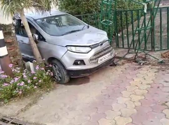 Uttarakhand: Car turns fatal while children play! 10-year-old boy dies; Assembly Speaker Ritu Khanduri visits the hospital.