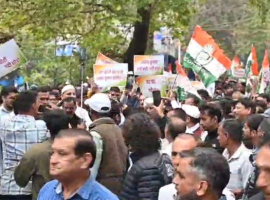 Congress launches a protest against the SIR in Nainital! A &lsquo;Save Vote, Save Constitution&rsquo; march was held from Pant Park to Gandhi Chowk.