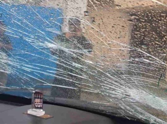 Rain and hailstorms cause chaos in Uttarakhand! Vehicles damaged in Haridwar; massive tree collapses in Ramnagar.