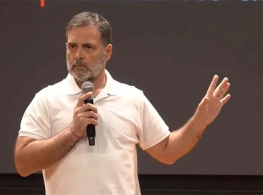 Rahul Gandhi's defiant declaration: 'Gyanesh Kumar, we will not spare you!' He accused the central government of electoral irregularities and questioned the move to turn Delhi into a fortress.