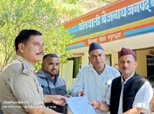 Bageshwar: Allegations of tarnishing reputation via fake social media IDs! Former MLA Lalit Farswan takes a firm stand, visits the police station to file a formal complaint.