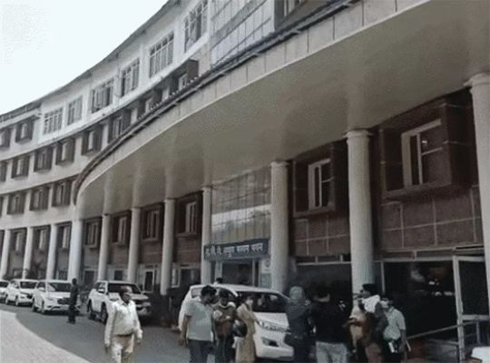 Uttarakhand: Allegations of harassment of a female officer at the Secretariat! UPNL employee begins harassing her via phone calls immediately after being blocked on Facebook.