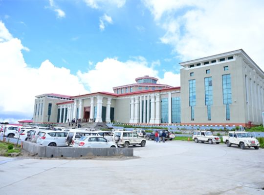 Uttarakhand: Tight security arrangements in Gairsain ahead of the Legislative Assembly session; the entire area has been divided into 5 super zones and 13 sectors! The opposition is preparing to corner the government inside the House, while an ultimatum for protests has been issued outside.