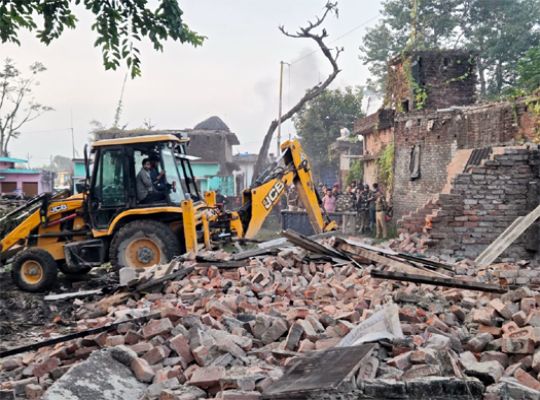Uttarakhand: Demolition drive carried out in Ramnagar amidst heavy police presence; many families left homeless in the cold weather.